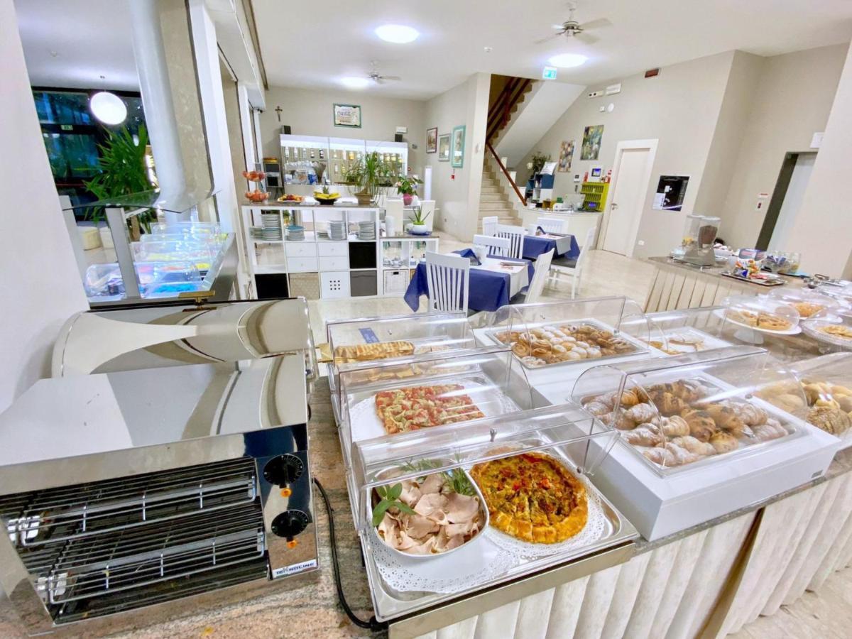 Hotel Maioli Misano Adriatico Zewnętrze zdjęcie