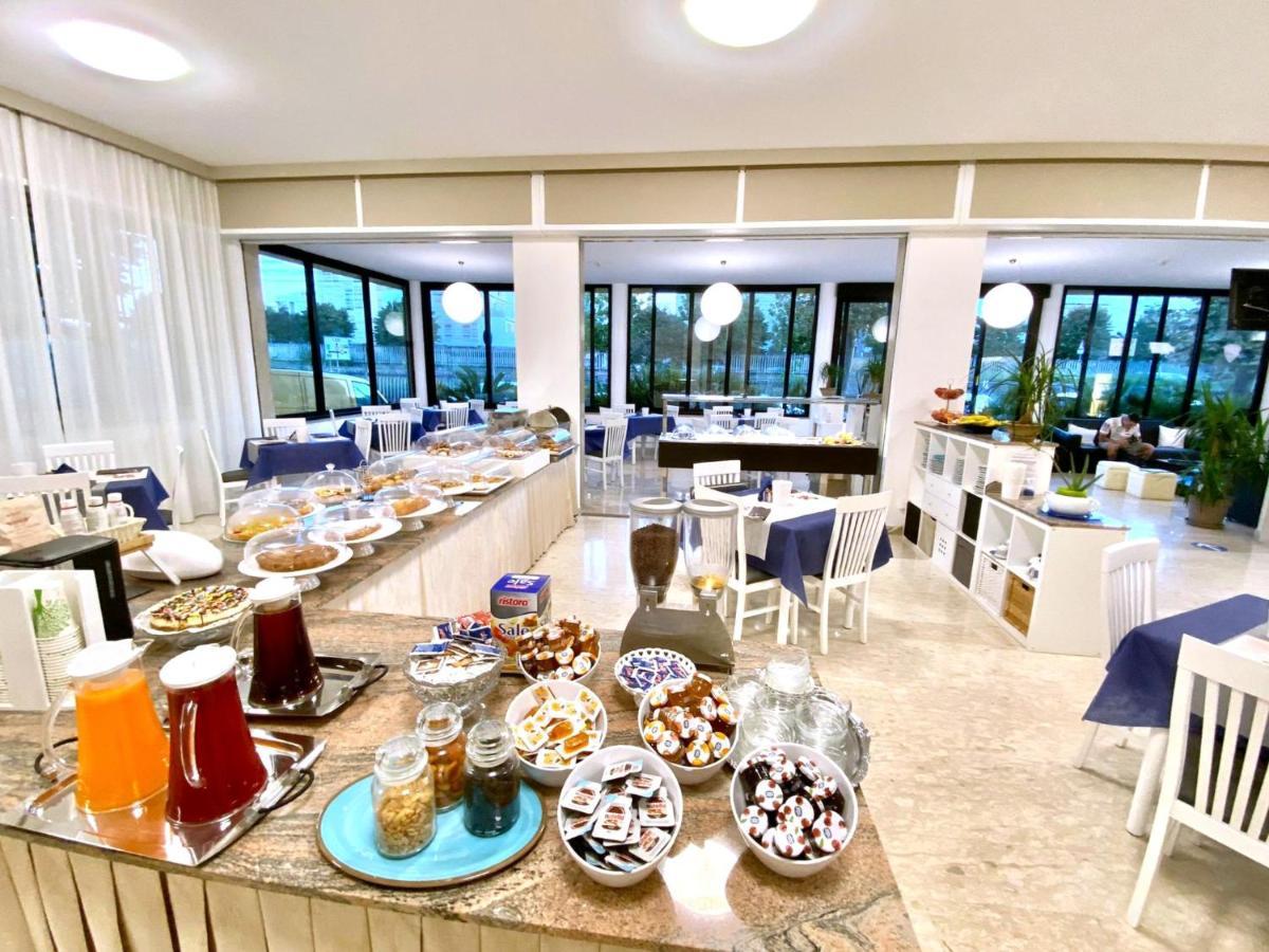 Hotel Maioli Misano Adriatico Zewnętrze zdjęcie